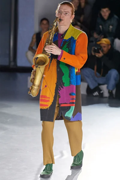 Look 9